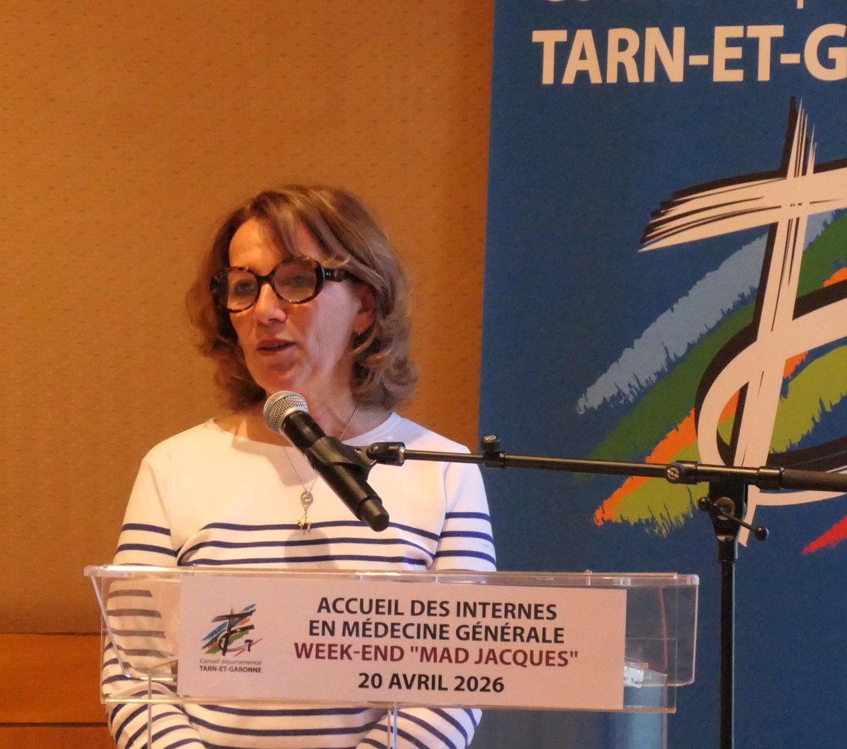 tarnetgaronne82's tweet image. 🌿 Catherine Bourdoncle, conseillère départementale, accueille les internes en médecine et les invite au week-end « Mad Jacques » (23-25 mai) dans les Gorges de l’Aveyron.
Un moment pour valoriser le territoire et encourager leur installation.
#Attractivité @tarnetgaronne82