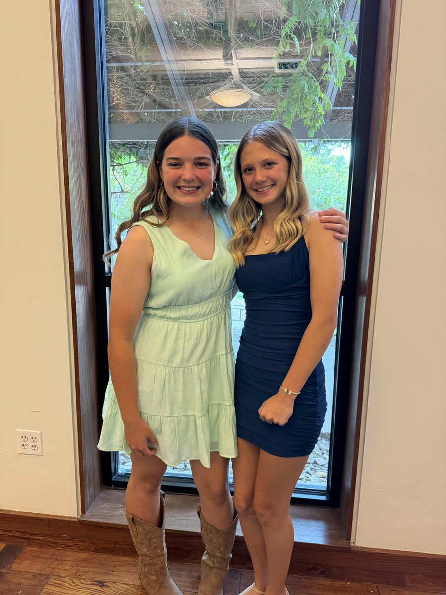 AddiThompson29's tweet image. Softball Banquet! We had such a great time, sad my first high school season is over, but already working for summer ball! #softballbanquet #LadyRoosSoftball #highschoolsoftball #WeatherfordTX #grad2029