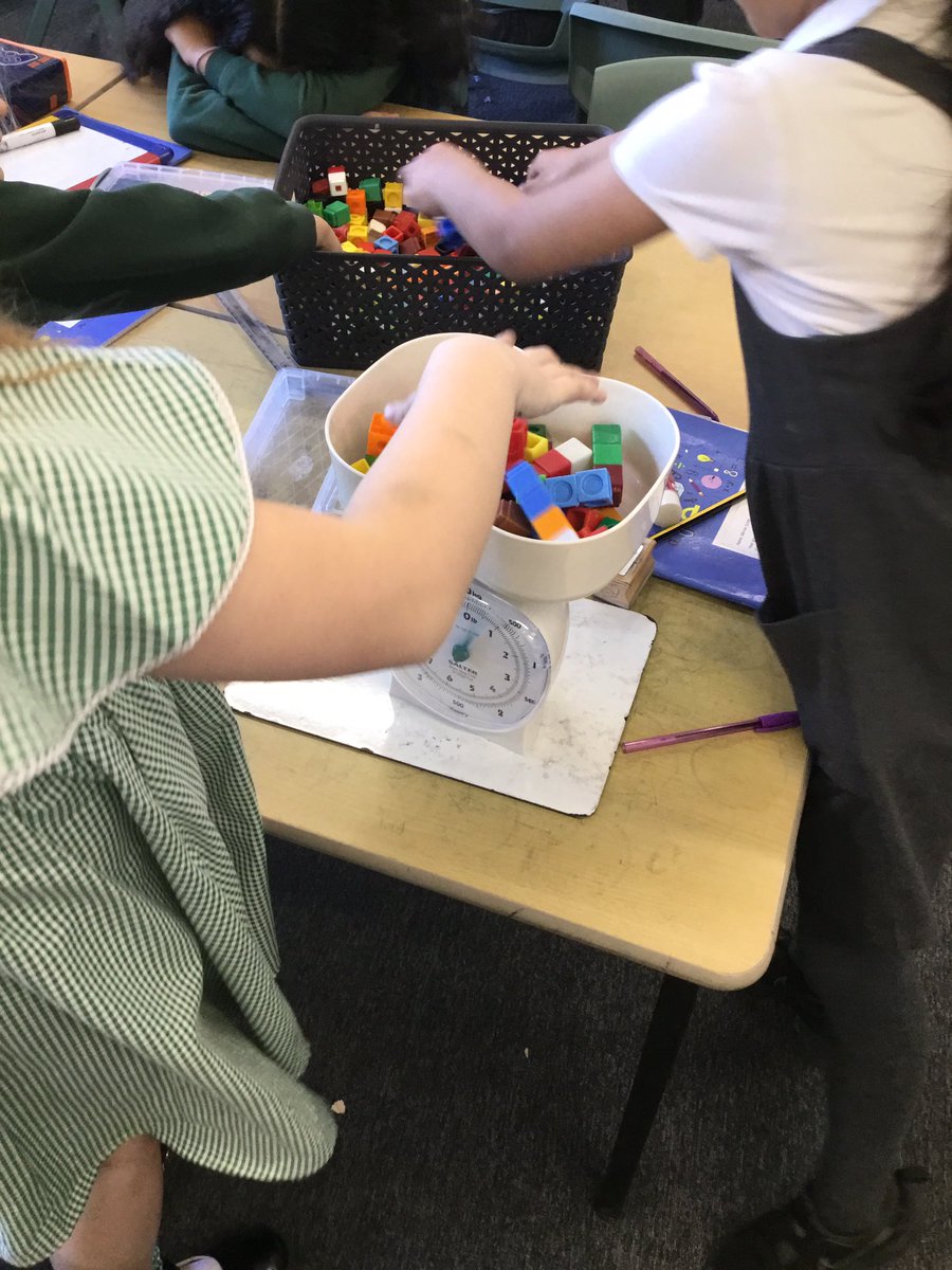 BentleyWestWS2's tweet photo. Year 2 have began measuring in grams and kilograms today! #BWMaths https://t.co/pwbRRi446Y