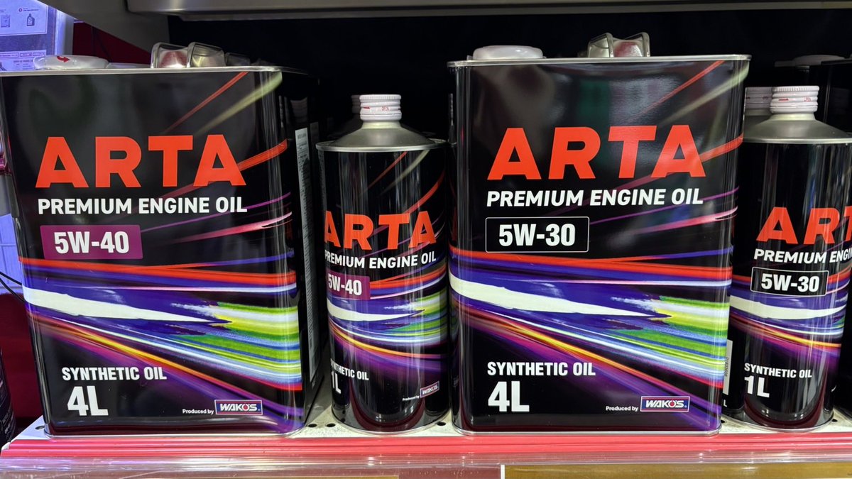 sa_atsugi's tweet photo. 「ARTA PREMIUM ENGINE OIL 」
リニューアルして入荷しました！！
和光ケミカル監修の強靭な保護性能を持ったプレミアムオイルです。ぜひお試しください♪
＃エンジンオイル　#オイル交換　#ARTA  #スーパーオートバックス #SA厚木 https://t.co/VDBDiOyp58