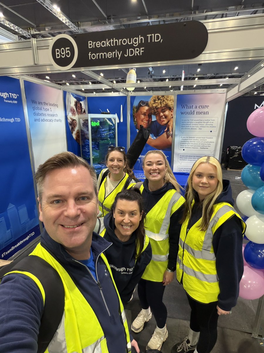 tejlovell's tweet photo. What an inspirational morning meeting some of the incredible 140+ @BT1DUK runners taking on this year’s @LondonMarathon We are so proud of each of you and the impact you are having for our work focused on #T1D #teambreakthrough #heroes we’re with you every step of the way! https://t.co/F4jgTq77oc