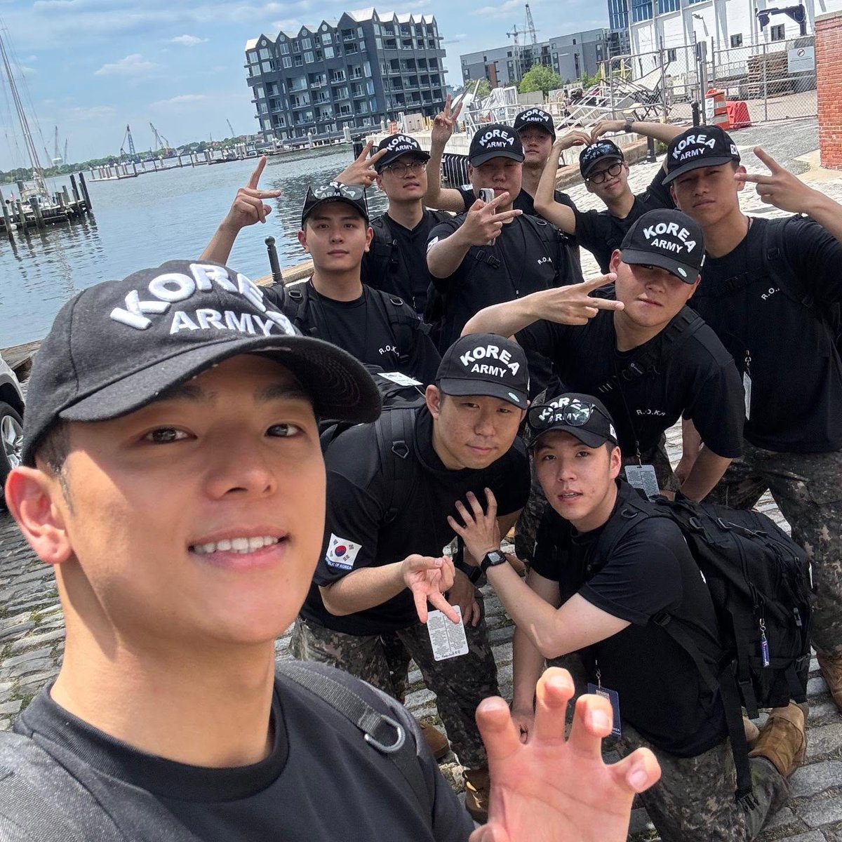oo8oo88oo888's tweet photo. Woojin's unit band member's IG
Army voice / Army band  in Virginia
#kimwoojin #leeminwook #leedongwook https://t.co/GVlXDhRxLF