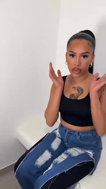 Chloé-Inès 🌍 tweet media