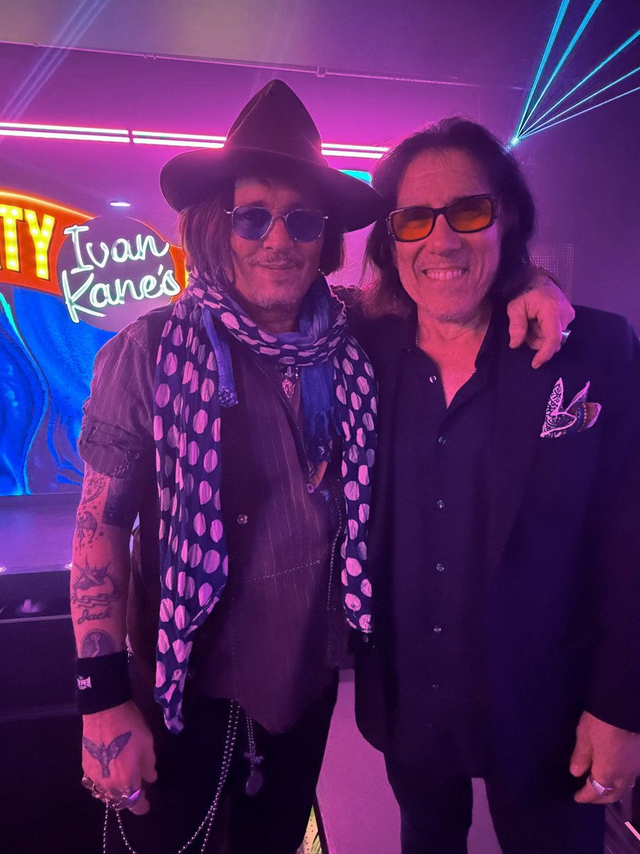 ReemDepp's tweet image. Via \ fortydeucevegas “Forty Deuce partner, #johnnydepp added a touch of Hollywood mystique to the electric pulse of Las Vegas nightlife this week when he made a low-key appearance at Ivan Kane’s Forty Deuce inside Mandalay Bay.

With the doors closed to the public, Depp was