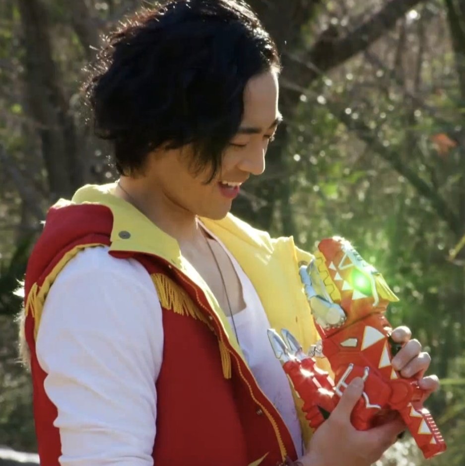 20살 킹도 30살 킹도
반려공룡을 소중히 대해요