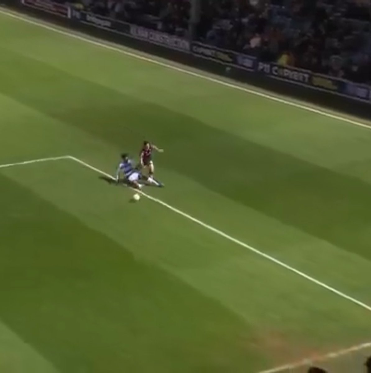 JBStack91's tweet photo. @TheGothhausen @EFL_Comms @SkyBetChamp Hmmmmm are you sure? Look at how many bad decisions have been made because the standard of refereeing in the championship is awful

This was given as a penalty btw 🤦‍♂️ https://t.co/GIYpJrDoa5