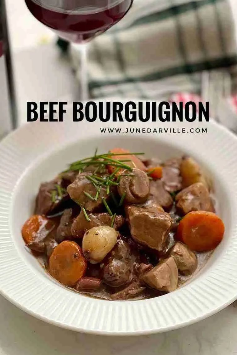junedarville's tweet image. 🇫🇷 𝐂𝐥𝐚𝐬𝐬𝐢𝐜 𝐁𝐞𝐞𝐟 𝐁𝐨𝐮𝐫𝐠𝐮𝐢𝐠𝐧𝐨𝐧
🇫🇷 Try my traditional French beef stew with pearl onions, bacon, red #wine and mushrooms at home! #beef #France
🇫🇷 𝐑𝐞𝐜𝐢𝐩𝐞 &amp;gt;&amp;gt; junedarville.com/beef-bourguign…