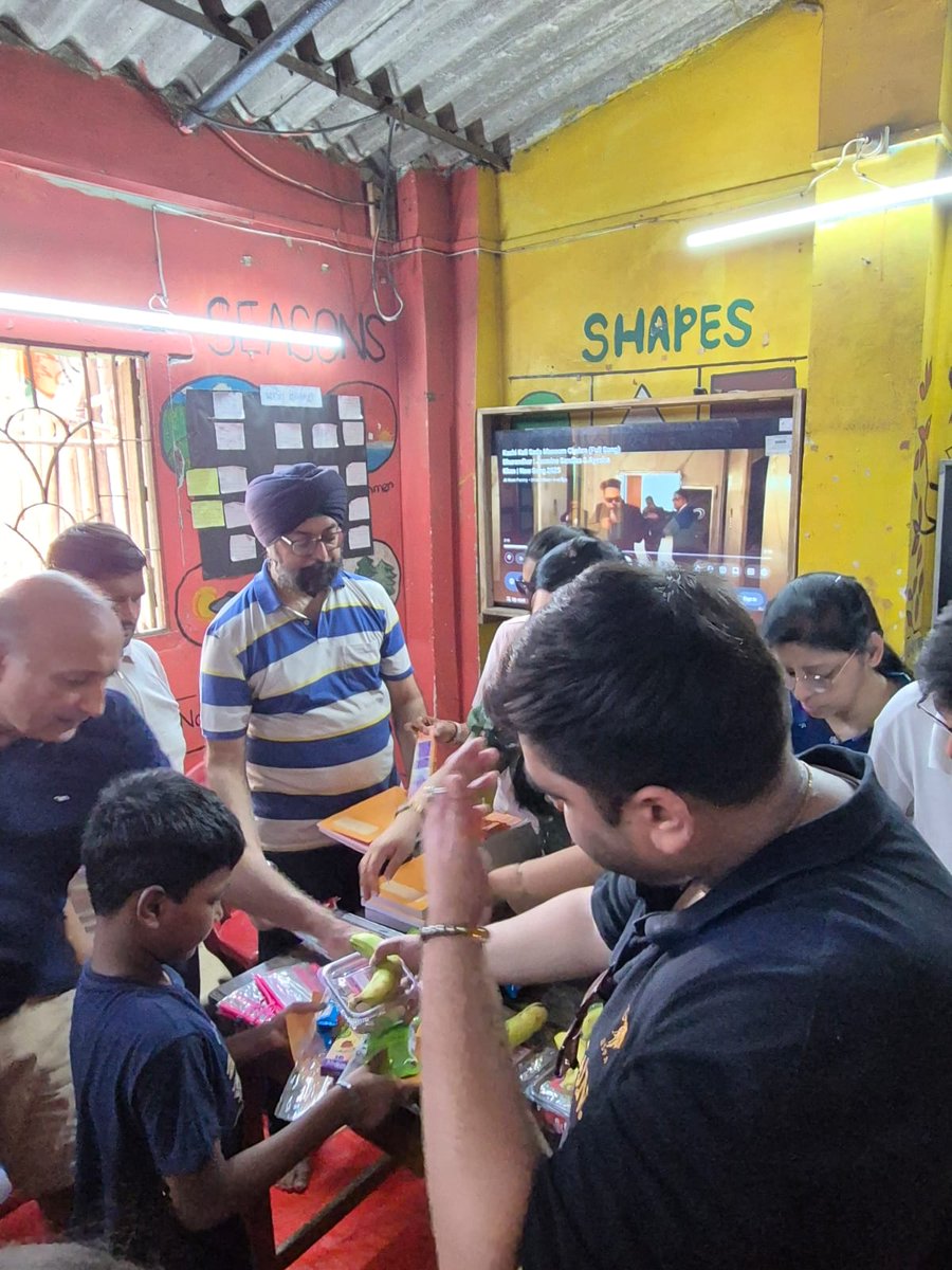 evoconnect_'s tweet photo. Giving back. Growing together.
A simple hour… yet a truly fulfilling and successful experience.

Be part of a network that creates real impact. Join EVO today.
Download App
https://t.co/b8R6uizsUX

#EvoConnect #CSRInitiative #AkshayTritiya #GivingBack #CommunityImpact https://t.co/sE6RnQ6Sn7