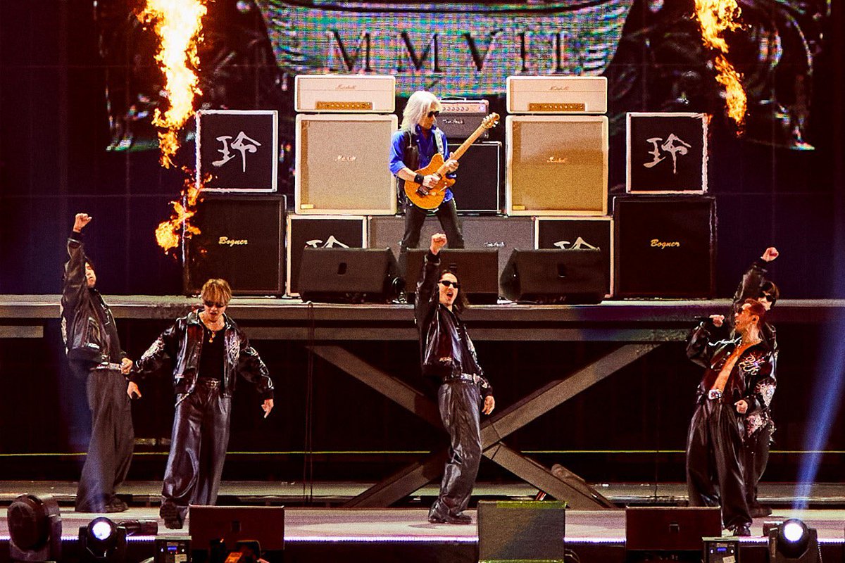 exile_news__'s tweet photo. EXILE、3年4カ月ぶり東京Dライブ
B’z松本孝弘がサプライズ降臨！
オリジナルメンバー3人も登場
https://t.co/c42AE9EXNn https://t.co/gBOWrsnJoP