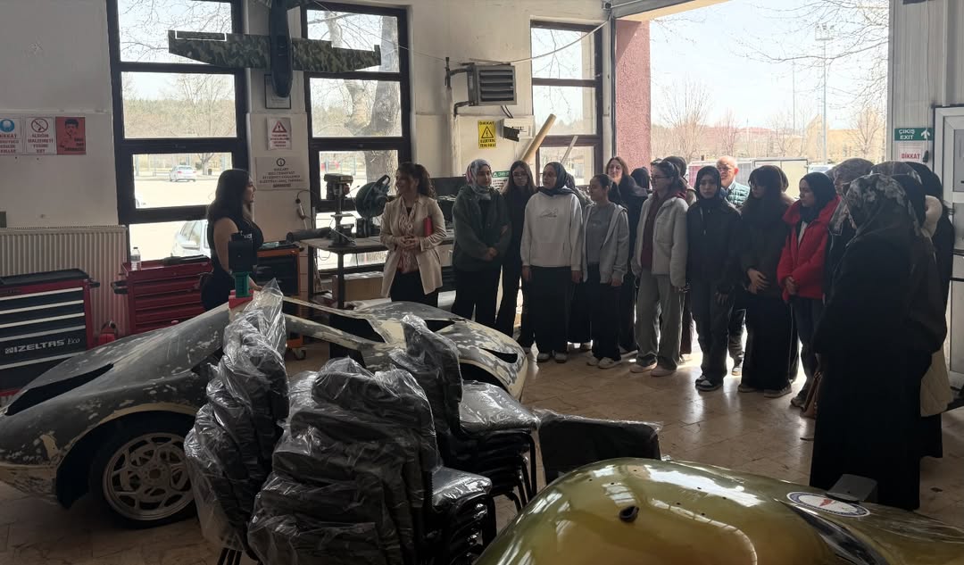 kamerdpu's tweet photo. 📍KÜTAHYA AKŞEMSETTİN KIZ ANADOLU İMAM HATİP LİSESİNİ ÜNİVERSİTEMİZDE AĞIRLADIK.

Kariyer ve Mezun Merkezi olarak, Hikmet Projesi kapsamında üniversitemizi ziyaret eden kıymetli öğrencilerimizi ağırlamaktan büyük memnuniyet duyduk.

@universitemdpu https://t.co/RqvmfrLsIY