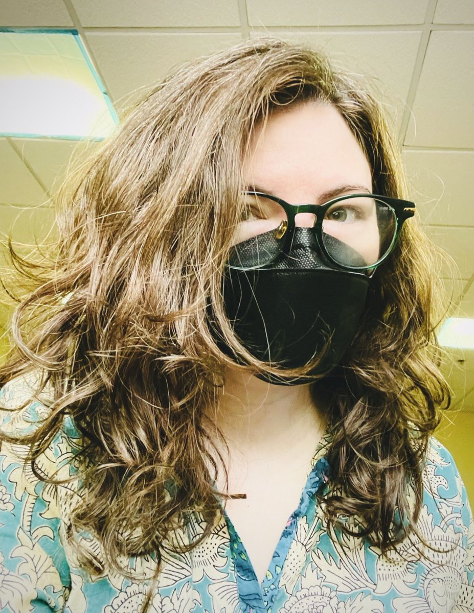 wonderartsy's tweet image. Still masking because having no allergies and catching no viruses is amazing! #MaskUp