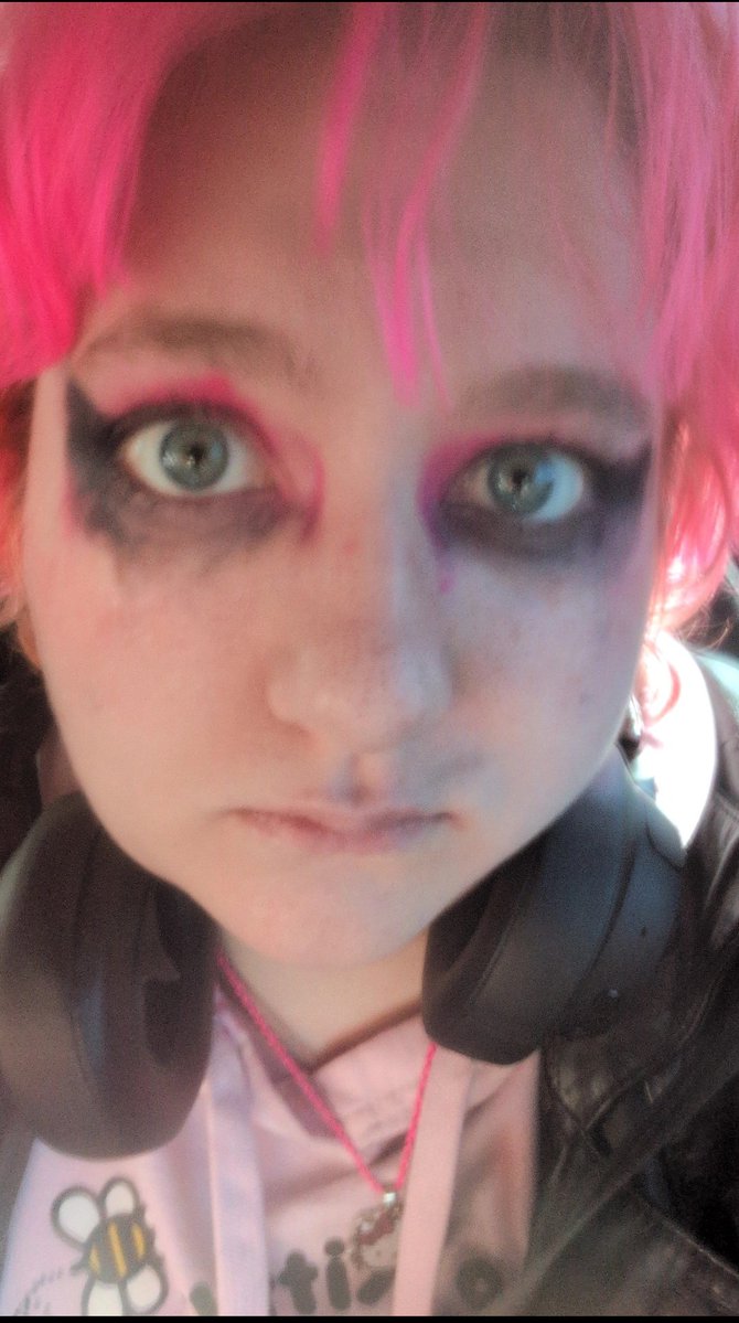 loverdamage's tweet image. Guys look at how much smaller my pupils get with my new contacts in #fashion #makeup #aesthetic #emo #alt #creepy #cute