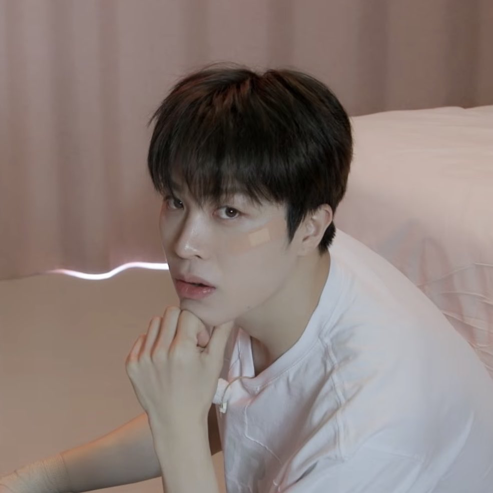 snowhxteboy's tweet photo. 흐아 잘생겨셔 ㅜㅜ ♡♡♡♡♡ https://t.co/U4WS4N8D8L