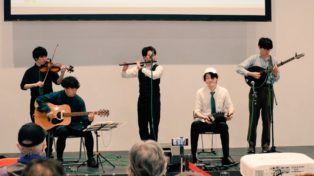 📢週末ファンタジア出演まであと4日！

仙台で「旅人の気持ちになれるケルト音楽」を生で聴いてみませんか？

大阪のアイリッシュバンド「パトリックス」との共演です🌿

Patrick's Live Tour仙台編
SPROUT!!🌱
4/26（日）19:00〜仙台STAR DUST

チケットの予約は以下から▼