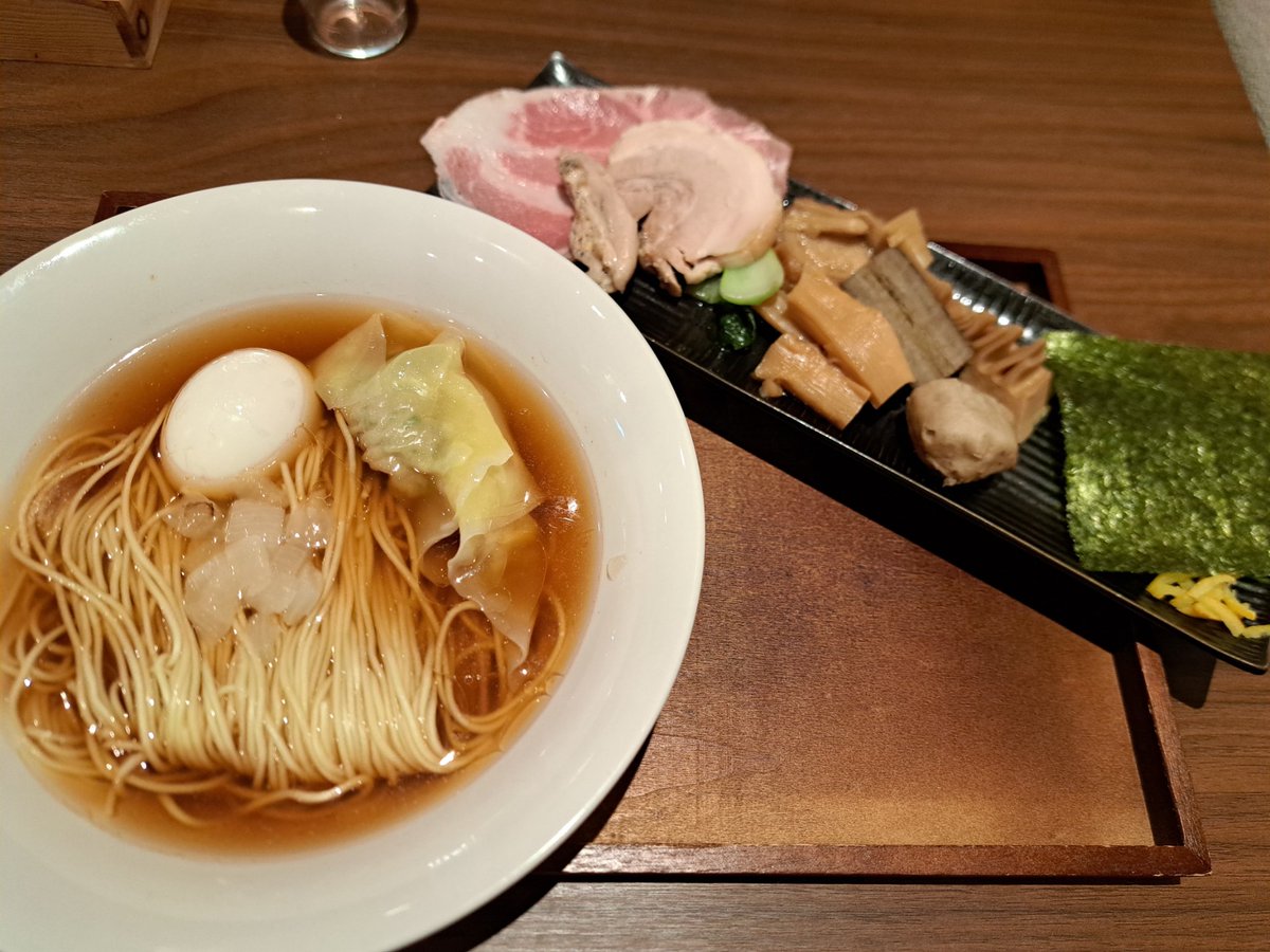 トマト tweet media