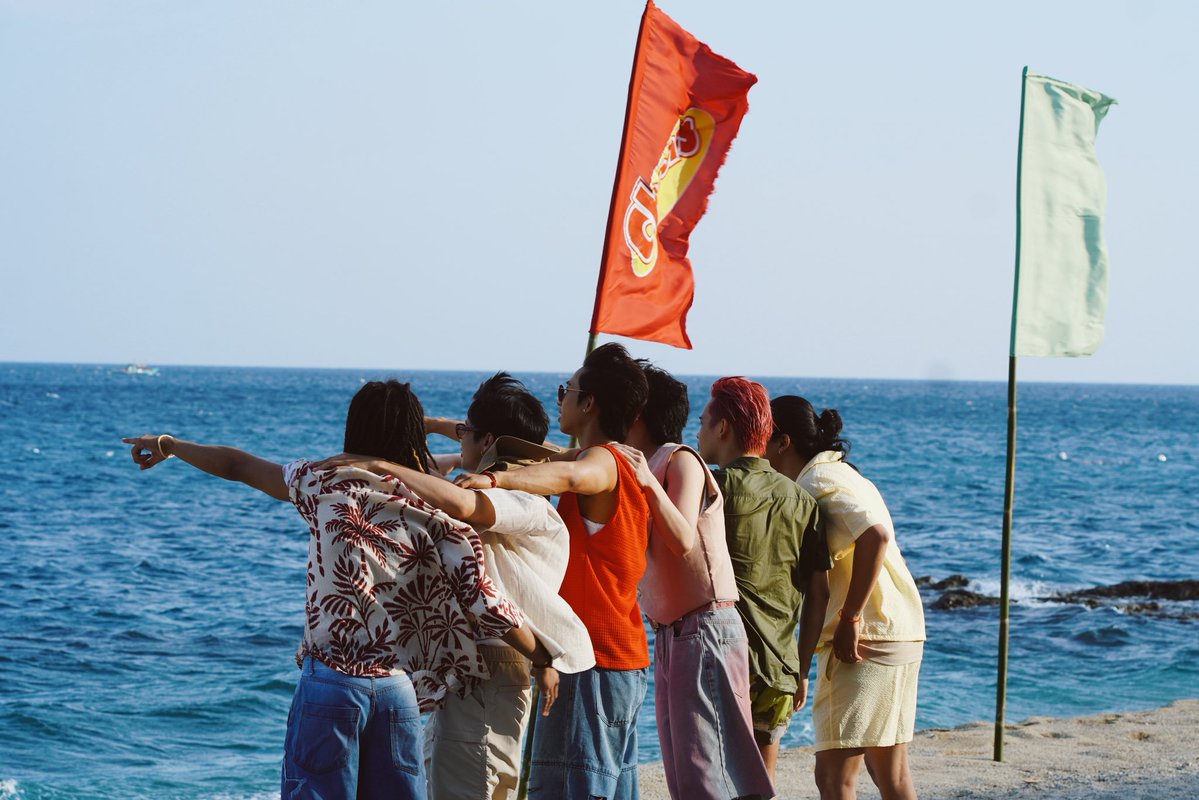 ALAMAT <a href="/cheers_ph/">Cheers</a> – ‘Summer Cheers’ Official MV [Behind the Scenes] ☀️❤️⛱️🌴

Watch ‘Summer Cheers’ Official MV:
🔗 youtu.be/bTOagJHYqW0?si…
