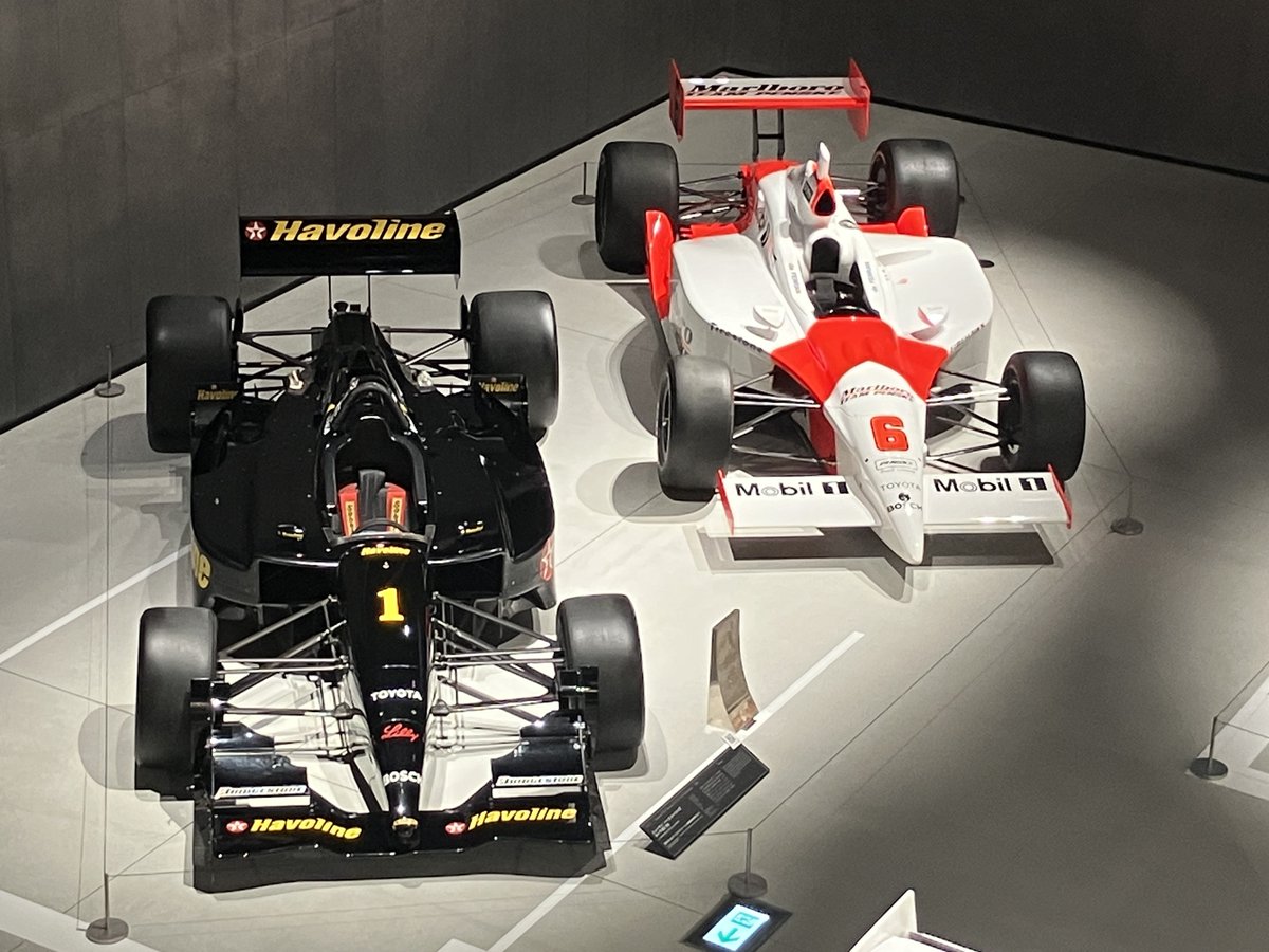 FMM_PR's tweet image. 🏁Indy 500優勝マシン展示開始！

今年で110回目を迎える世界三大レースのひとつ、Indy 500が間もなく開幕。

富士モータースポーツミュージアムでは、2003年に日本のメーカーとして初優勝を果たした「チーム・ペンスキー　パノス　Ｇフォース　トヨタ」の展示を開始しました。
