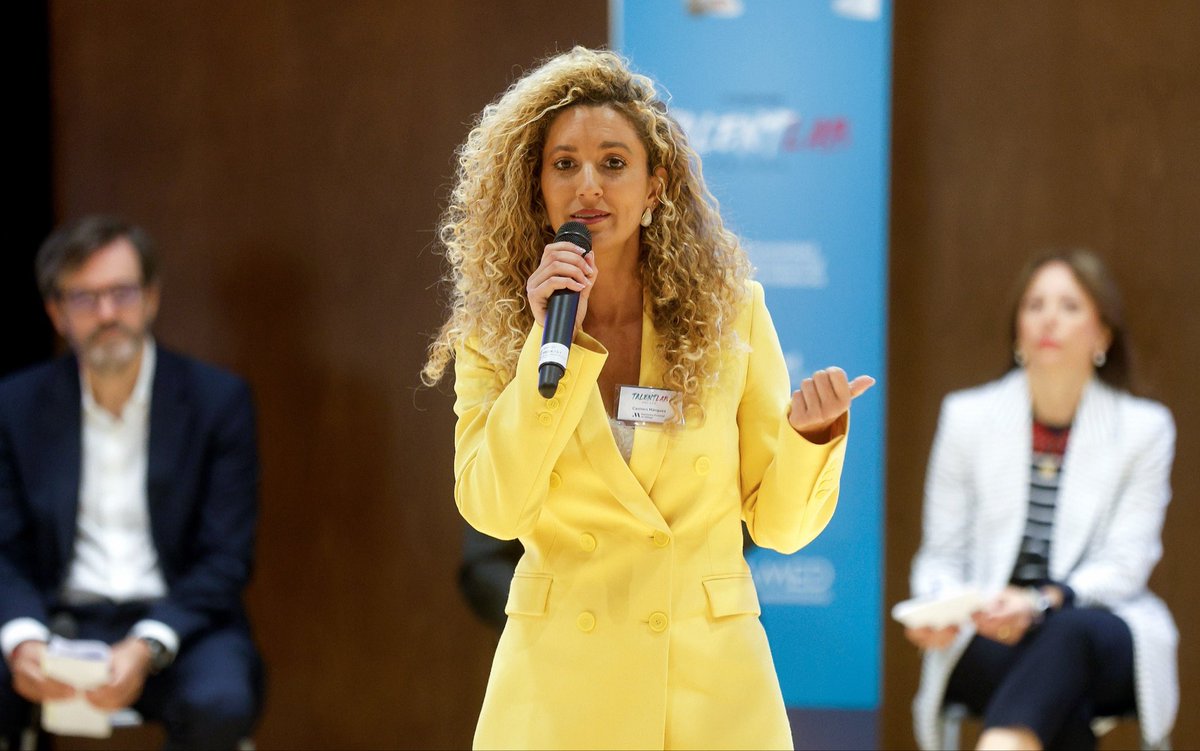 empleaMLG's tweet photo. 🤝 Bienvenida institucional al VI #TalentLab Málaga, organizado por Diario Sur.

La diputada delegada de Empleo, junto al alcalde de Málaga, la delegada de la Junta de Andalucía y el rector de la Universidad de Málaga, han acompañado este encuentro clave.

👩‍💼👨‍💻 Jóvenes talentos conectan hoy con empresas malagueñas para dar el salto a su primer empleo.

#Empleo #Málaga #Talento