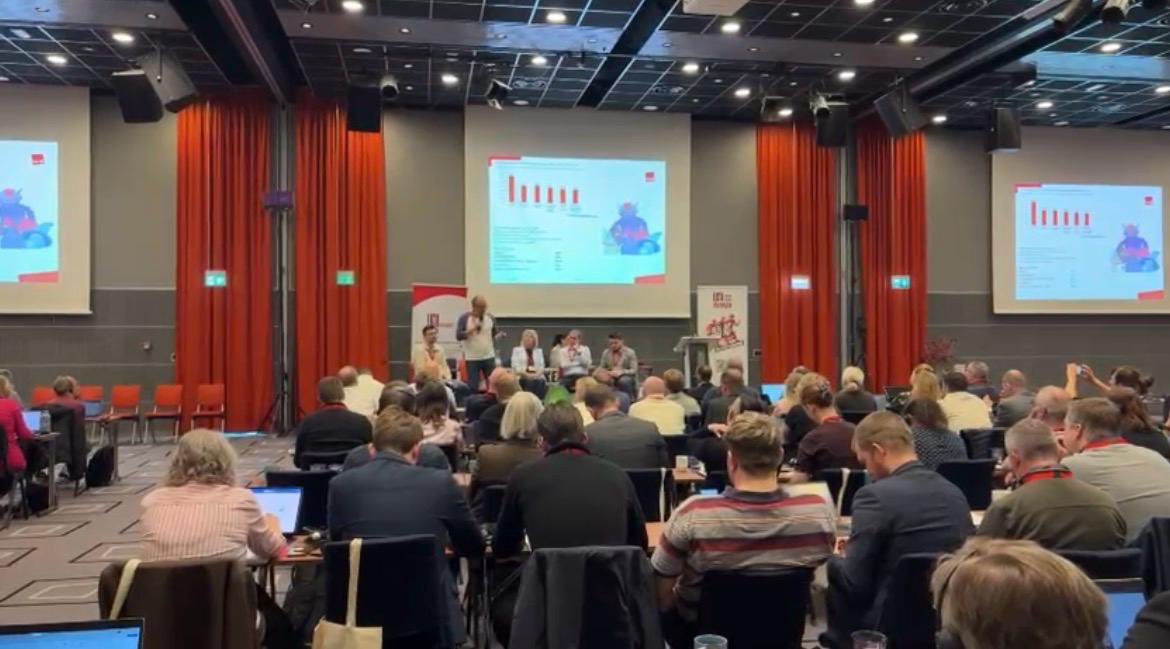 FisascatCisl75's tweet image. 🟢 #22aprile 🇪🇺 Anche la #FisascatCisl a Copenaghen, in Danimarca, alla Conferenza @UNI_Europa #ICTS, la federazione europea del settore delle tecnologie dell’informazione e dei servizi digitali. Oltre 200 leader sindacali, rappresentanti dei lavoratori ed esperti da tutta Europa
