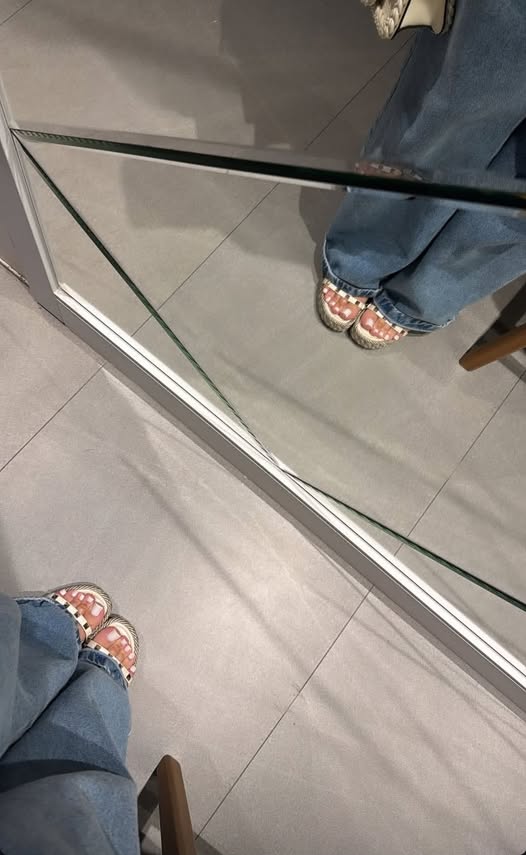 piesdios's tweet image. But how beautiful 😍😍😍😍😍🤍🔥

#feetdaily #fy #goodvibes #pies #usa