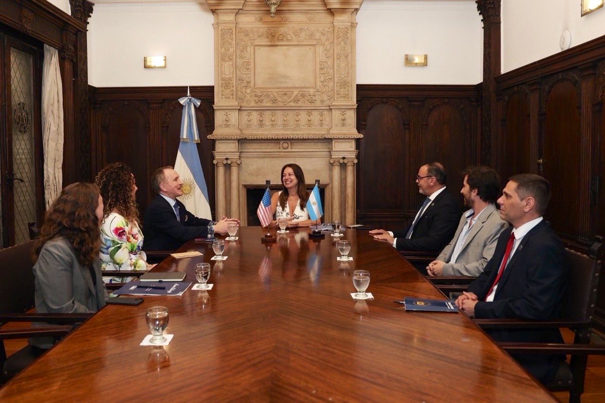 Embajador Peter Lamelas tweet media