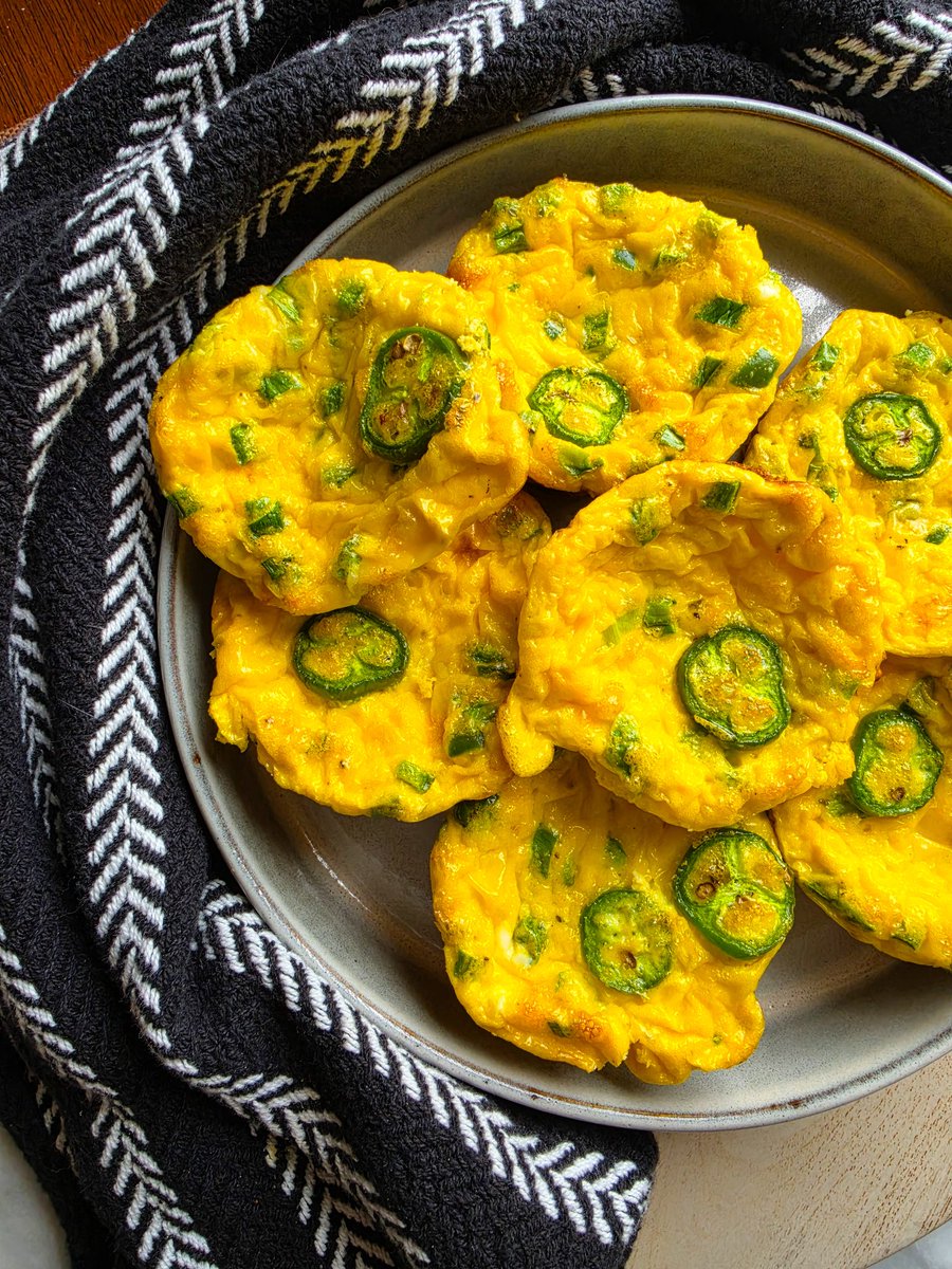 happyveg1986's tweet image. thehappyveg.ca/recipes/cheesy…

Stop buying those breakfast sandwiches when you can whip up these quick &amp;amp; delicious Cheesy Jalapeno Mini Frittatas.

#vegetarian #breakfast #recipe