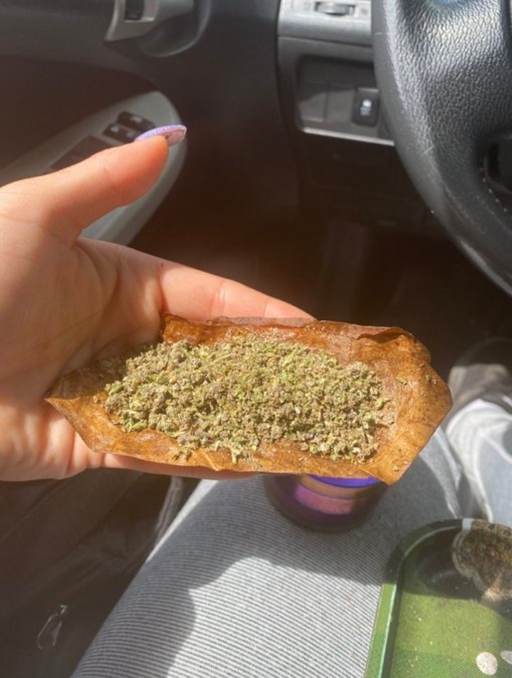 Be_like_calvin2's tweet photo. I like to roll my problems and smoke em https://t.co/VJfKCeHnE0