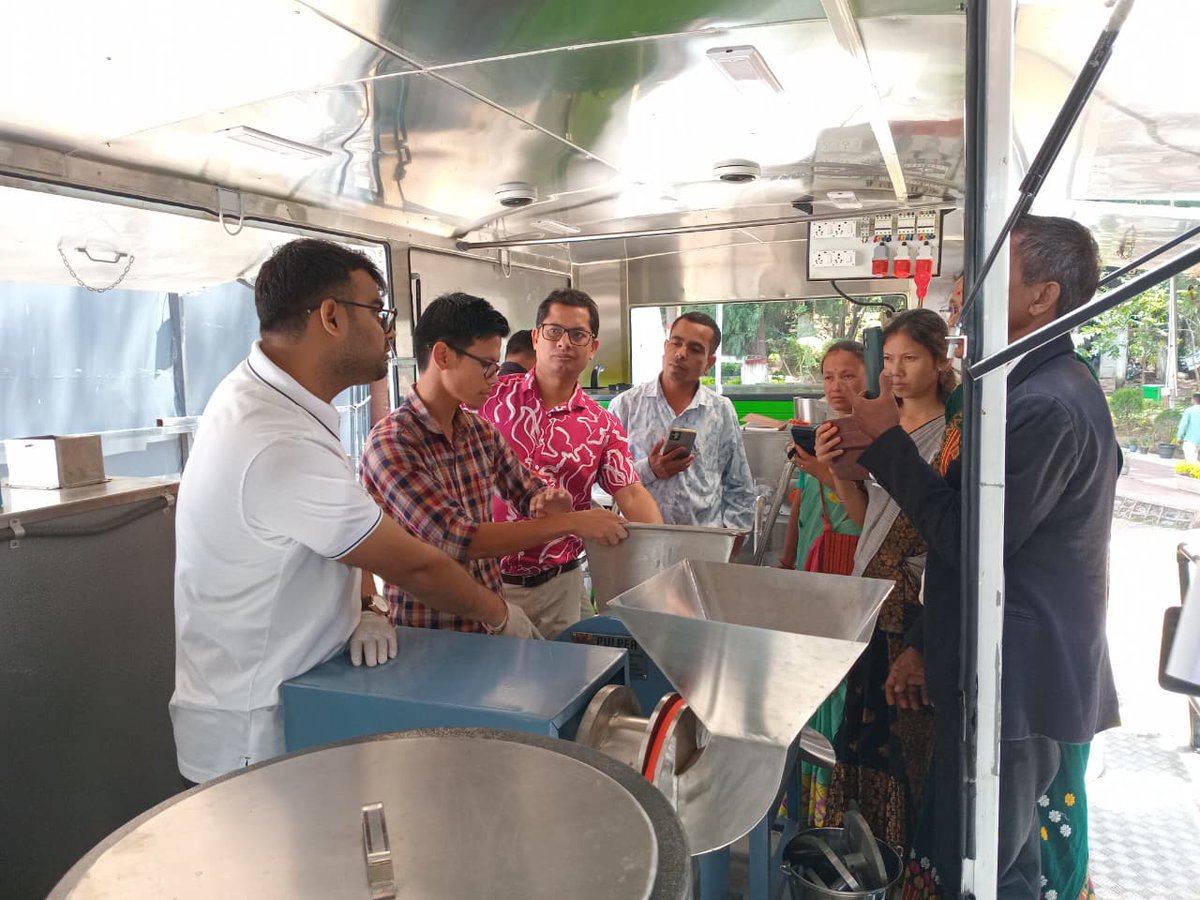NECTAR_DST's tweet photo. Two day Workshop cum Demonstration on Efficient Utilization of Food Processing Equipment for Farmers &amp; Entrepreneurs at NECTAR. Day 1 @IndiaDST @PMOIndia @DrJitendraSingh https://t.co/VzZmFFNNxR