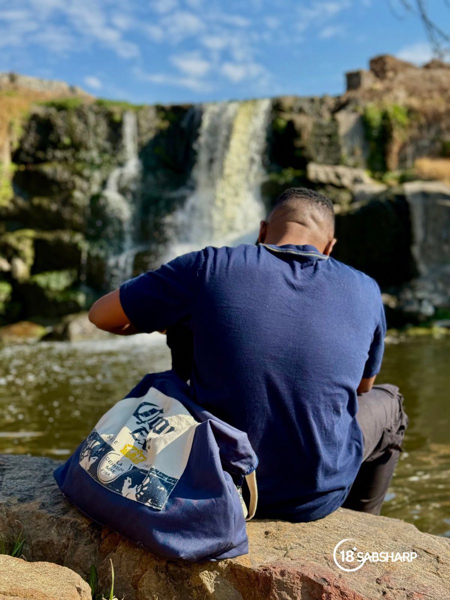 ThabisoJoburg's tweet image. Sometimes the best reset is stepping outside 🌍
Fresh air, quiet moments, and a reminder that the little things matter.

@corona 

#EarthDay2026 #ThisIsLiving #Ad