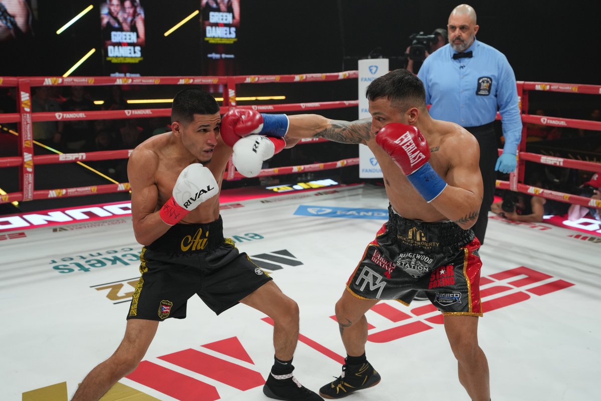 Star Boxing tweet media