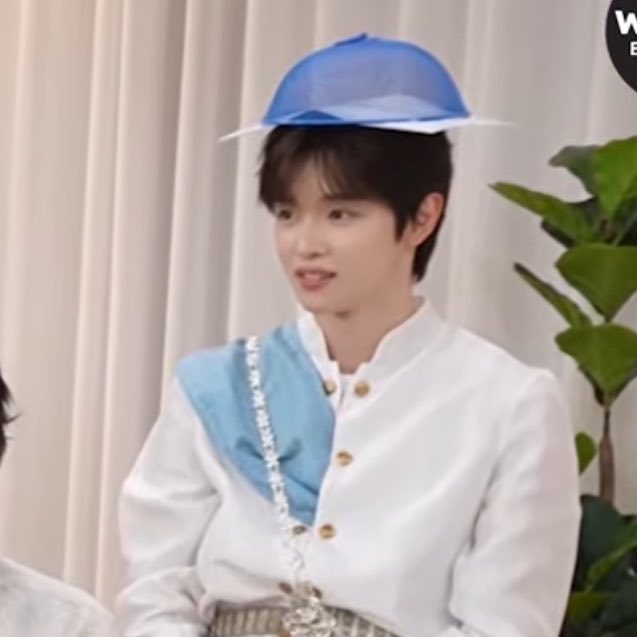 ชั้นชื่อชบาแก้ว เทอล่ะ                               ก้ามกล้วย