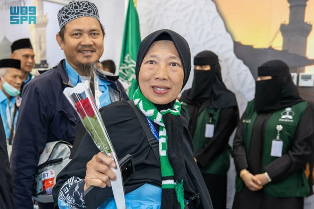 alekhbariyaEN's tweet image. First Makkah Route Initiative Flight from #Indonesia Arrives at Prince Mohammad bin Abdulaziz International Airport in #Madinah

#AlEkhbariyaEN