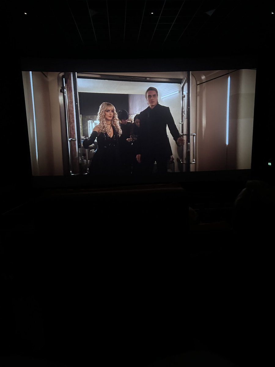 just witnessed the hunger games trailer on the big screen hell yeah