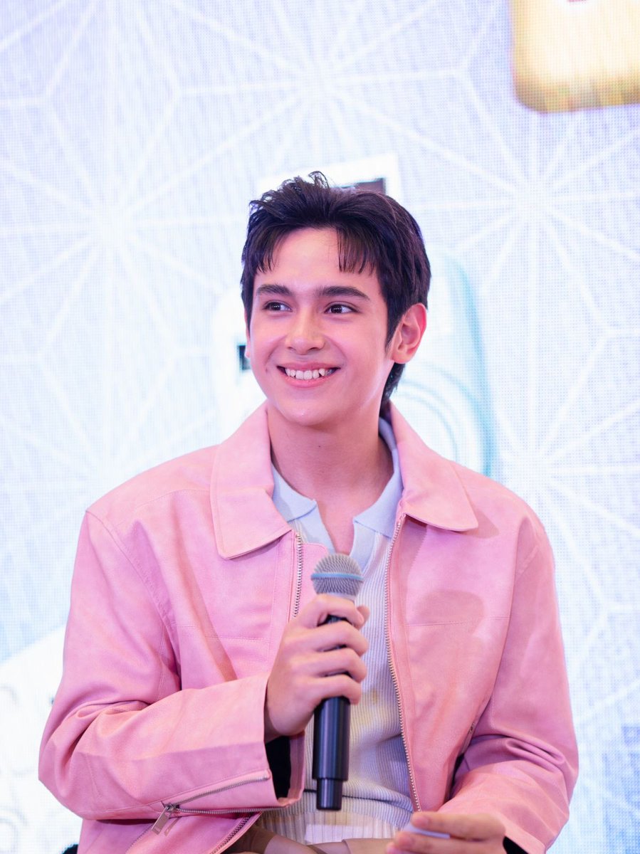 Sparkle_GMA's tweet photo. First teen members of the Instax Squad? That’s Caprice Cayetano and Heath Jornales! 💫
Check out moments from today’s Meet and Greet.

#CapriceCayetano #HeathJornales https://t.co/Cb3v9nocgA
