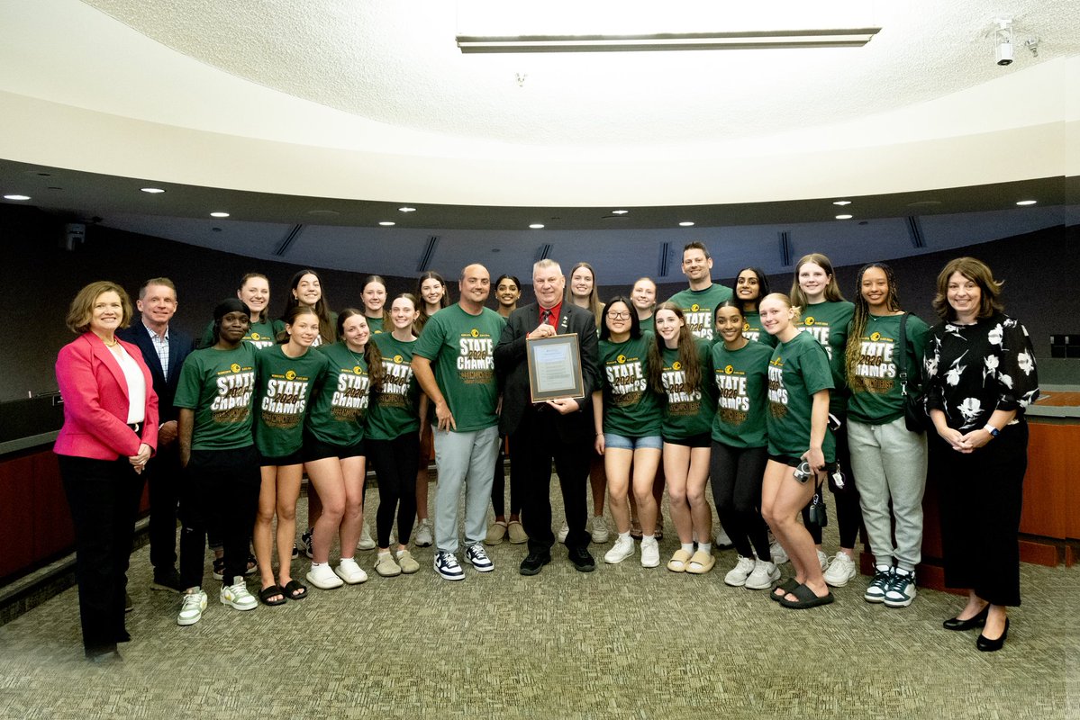 LadyIrishHoops's tweet image. “It’s the ☘️ Who Are Royal” STATE CHAMPIONS Celebration tour continued last night, thanks to the Rosemount City Council for inviting and honoring our team tonight for representing the City of Rosemount and being STATE CHAMPIONS!

#WeAreRosemount #EarnedNotGiven