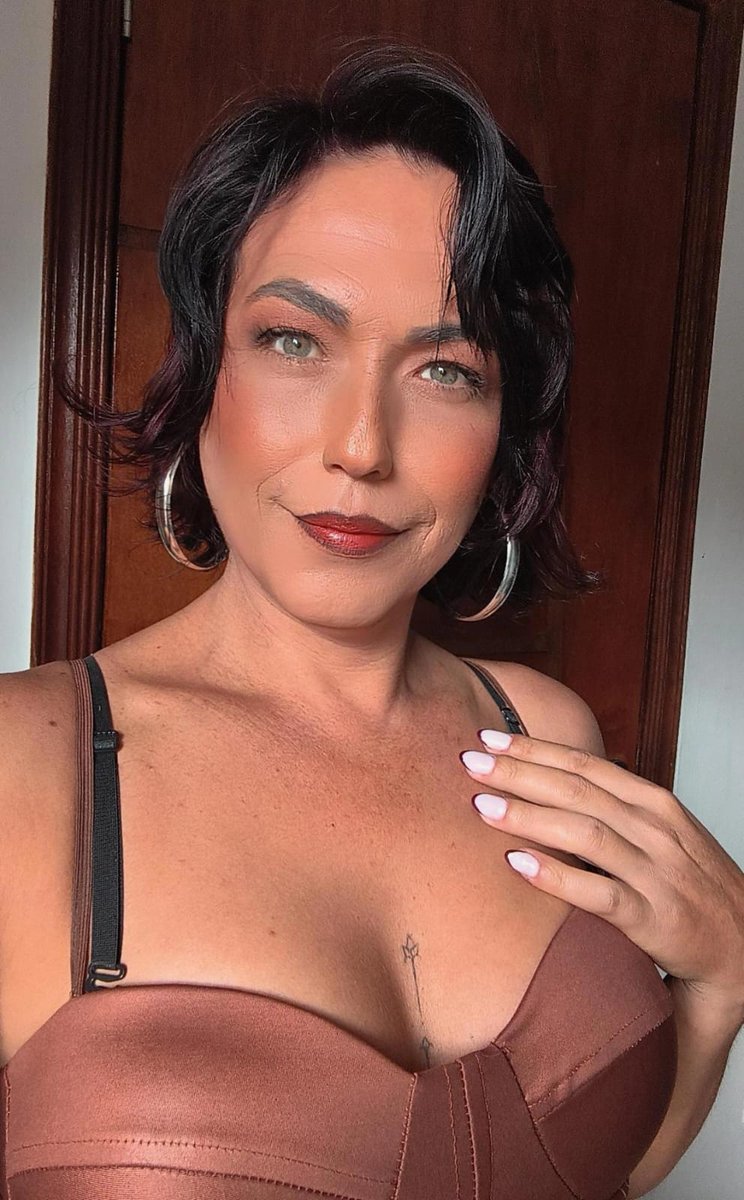 Ella Isabella tweet media