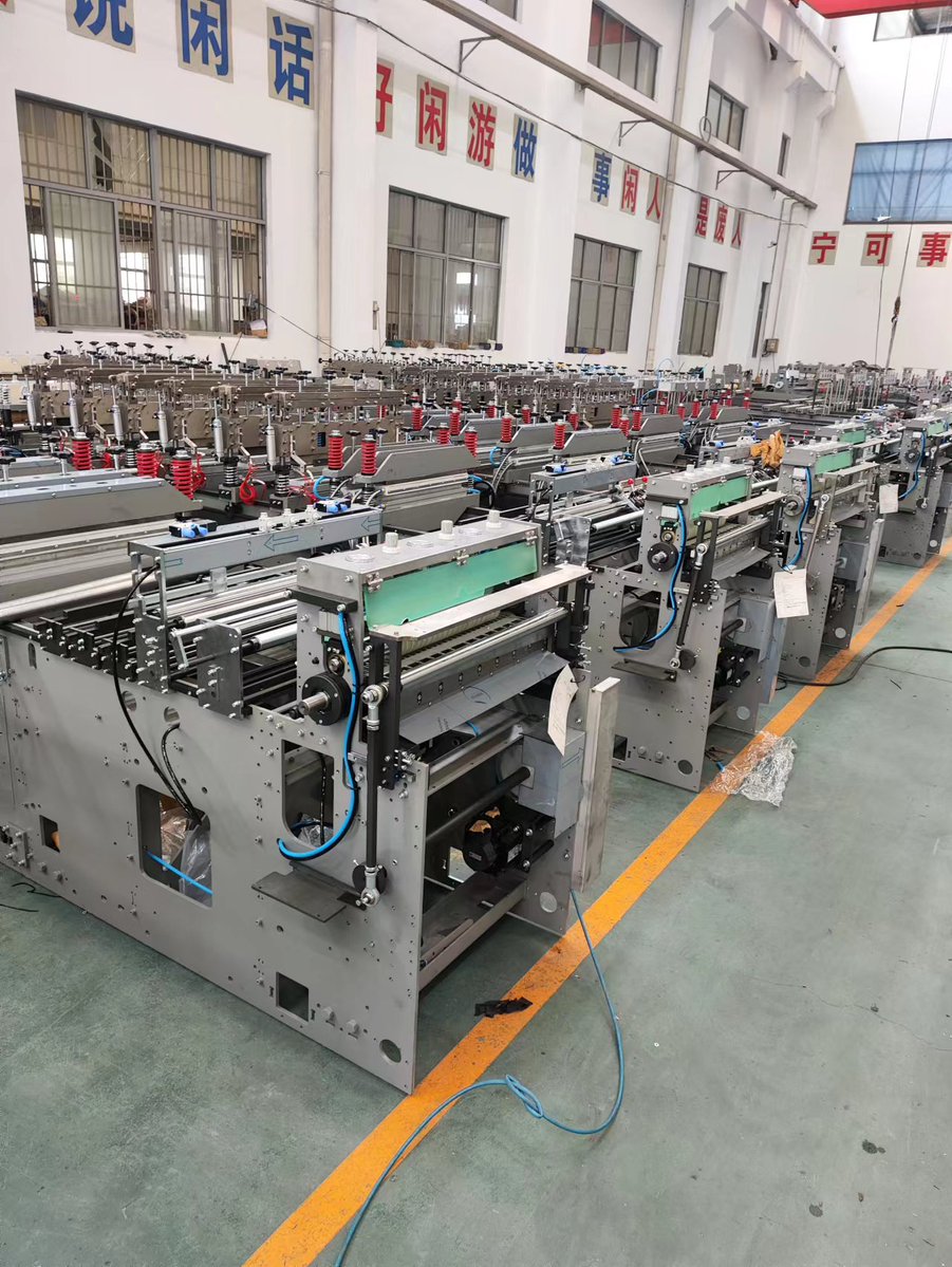 jiashanghe's tweet image. This is the bag-making machinery we are currently manufacturing.
Machine after machine is being assembled, debugged, and prepared for shipment.
Looking to take your packaging production line to the next level? Take action now!  #bagmakingmachine #machine #factory