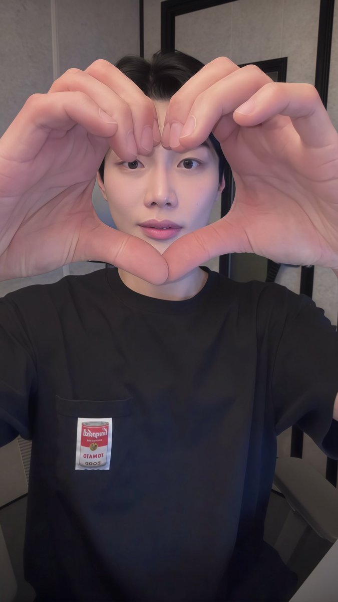 𝓅𝑒𝓇𝒾ྀི tweet media