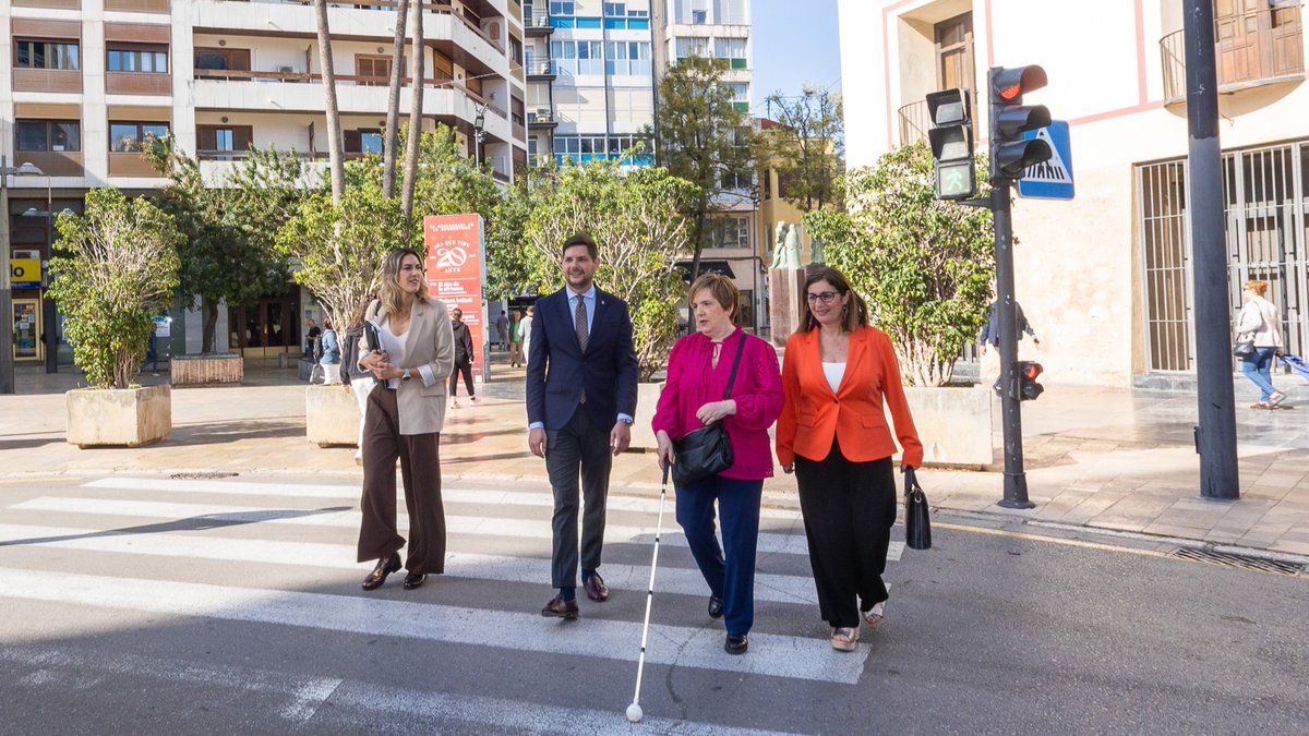 🚦👨‍🦯‍➡️El 50% dels semàfors de Gandia ja estan adaptant-se per a persones amb discapacitat visual
📲 bit.ly/4sNgdsC
💻Més informació i tota l'actualitat en Saforguia.com
#SemàforsSonors #Gandia #Inclusió #DiscapacitatVisual