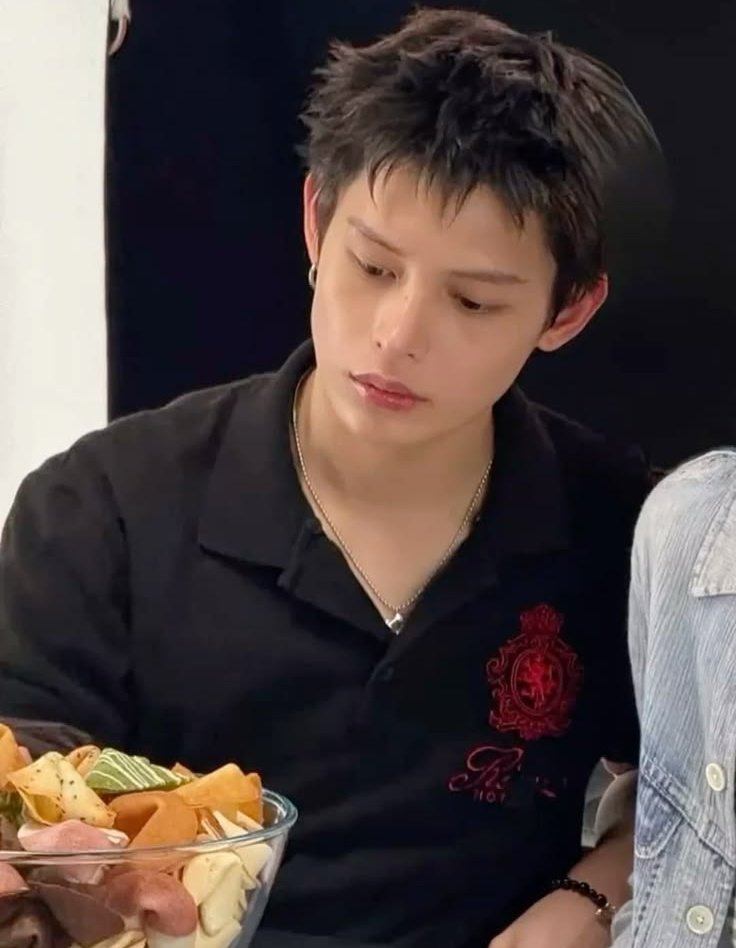 it's vera ★ tweet media