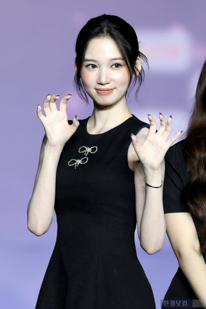 ݁𝜗𝜚 tia , kiively || tata tweet media