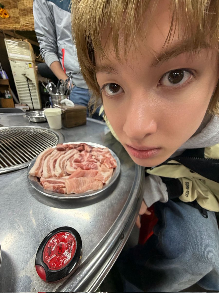 ilo k/ia tweet media