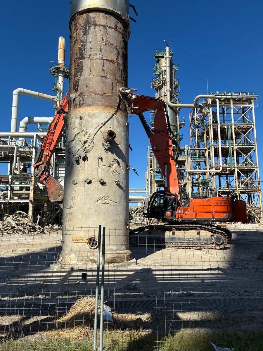 Hughes_Salvidge's tweet image. Precision. Control. Expertise.

When detail matters and risk is high, we bring the expertise to do it right.

#HSDemo #Deconstruction #Dismantling #Demolition #Decommissioning #Sustainability #CompleteSolution

hughesandsalvidge.co.uk/236/4354/disma…