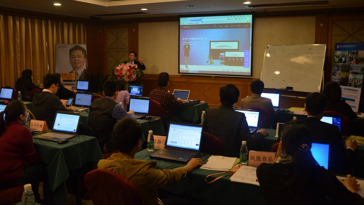 amd_nin53700's tweet image. "Thrilled to share my latest talk on ‘Cross-Cultural Communication in Global Teams’! Grateful for the engaged audience u0026 insightful questions—fostering understanding bridges divides.  #Training #GlobalCollaboration"