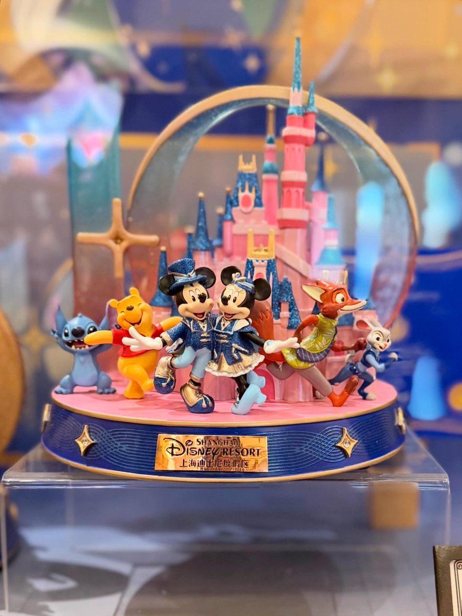 Cave0fWonders's tweet photo. ✨ 🛍️ Les 10 ans de Shanghai Disney Resort - 🏰 🇨🇳
📸 Merci @Ratatouille30 ✨
#SHDR https://t.co/TpV8QIGT6j