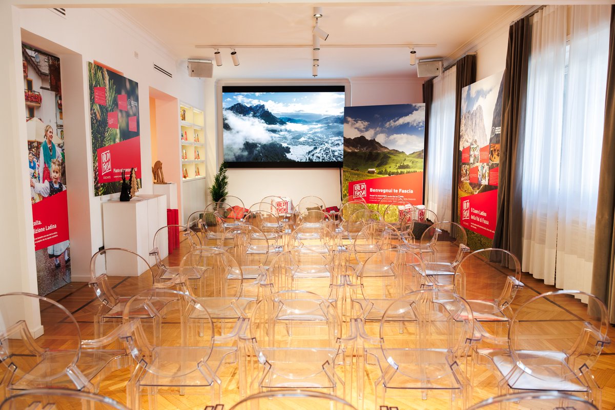 bbrand_milan's tweet image. “La montagna non si guarda. La montagna si vive.”
Per APT Val di Fassa abbiamo curato il press event di lancio delle “Belle Stagioni”: un percorso sensoriale immersivo nel cuore delle Dolomiti, tra esperienze, attività e racconto del territorio.
#PressConference #Event #Tourism