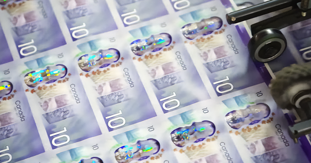 BdCMusee's tweet image. C’est le #JourDeLaTerre!♻️🌎
#SVQ notre argent est fait de polymère recyclable?
Hé les profs! Présentez notre vidéo «Le cycle de vie d’un billet de banque en polymère» en classe, puis lancez la discussion grâce à notre guide. 
👉 bit.ly/4ghp8wI