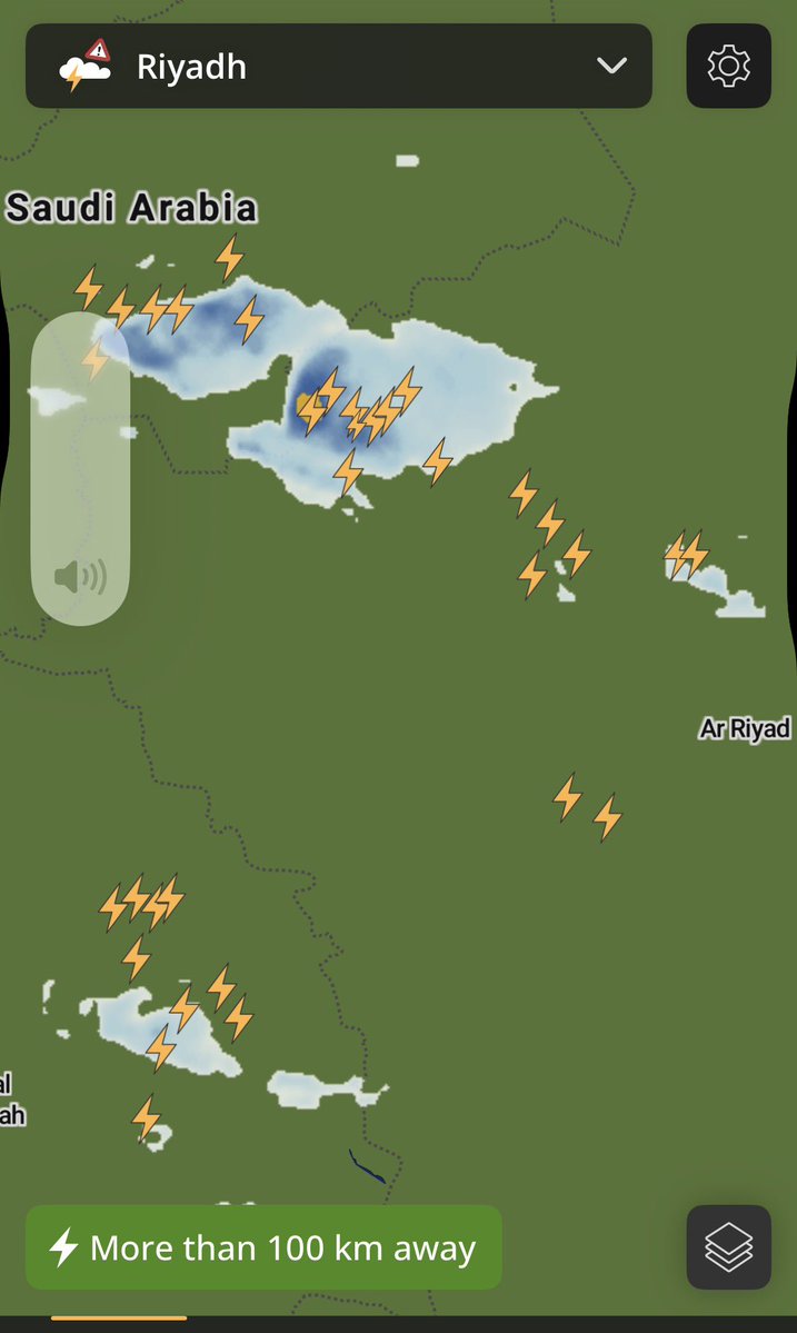 Arab_Storms's tweet image. امطار غزيرة وبرد كثيف على النسق شمال غرب القويعية. #الرياض 
السعودية 🇸🇦 
#Riyadh 
22-4-2026