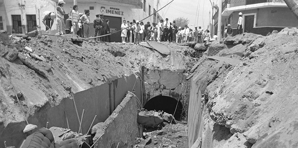enrique_roma_'s tweet image. Un día como hoy hace 34 años, el municipio de #Guadalajara vivió uno de los sucesos más trágicos en su historia... Las explosiones del 22 de abril de 1992.
A la fecha @Pemex sigue impune y la herida sociourbana abierta.
📸 del @ITESO