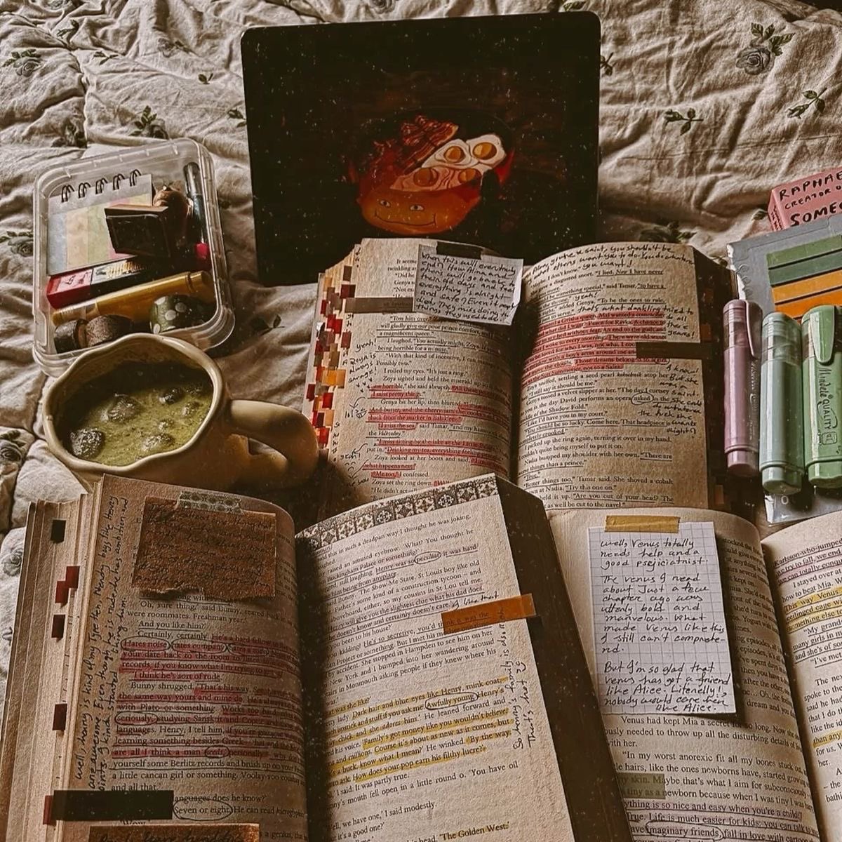 aenylr's tweet image. I don’t ignore people on purpose, I just started a book #booktwt